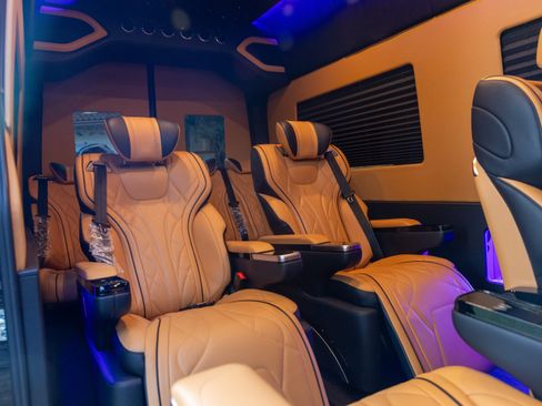 Used 2025 Mercedes-Benz Sprinter 2500 image 15