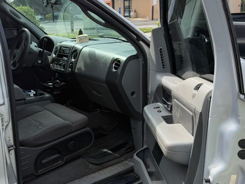 Used 2005 Ford F150 Lariat AWD/4WD image 5