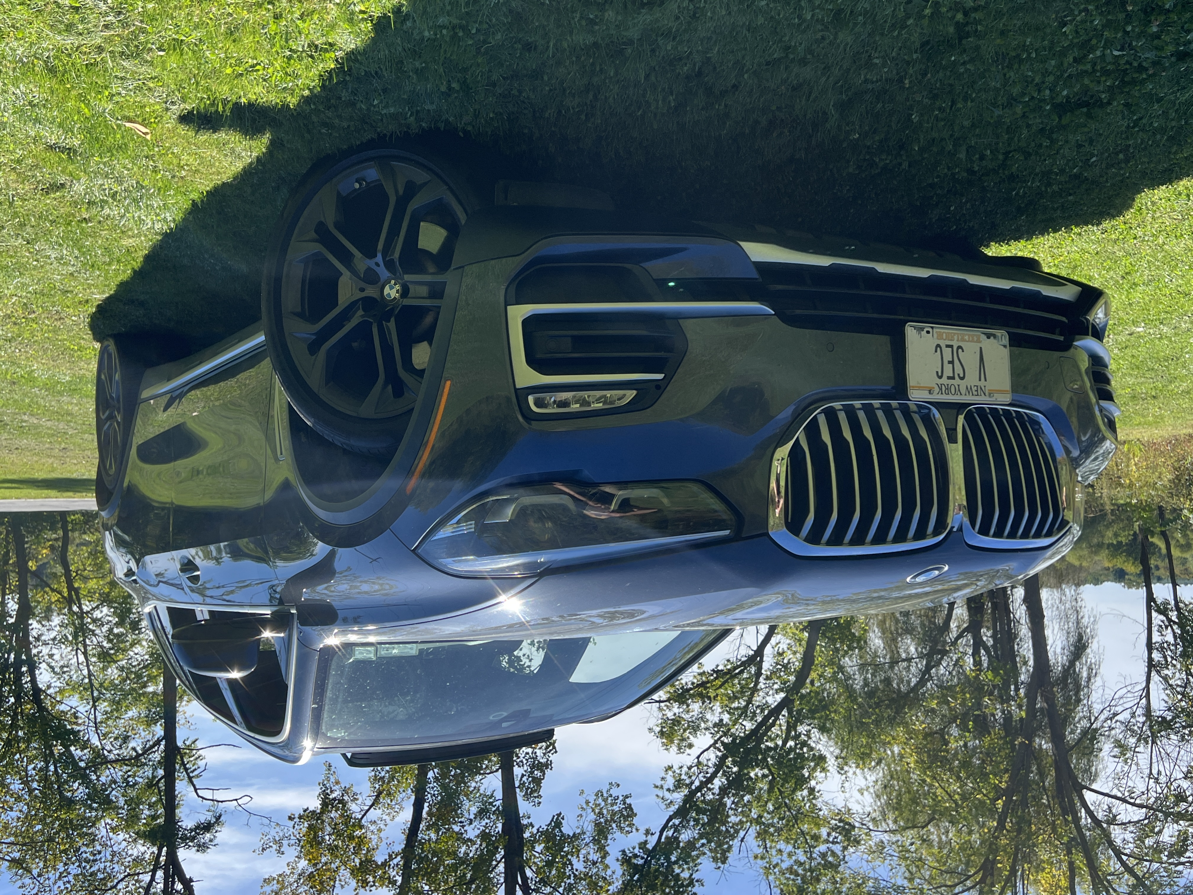Used 2019 BMW X5 xDrive40i w/ Premium Package 2 AWD/4WD image 1