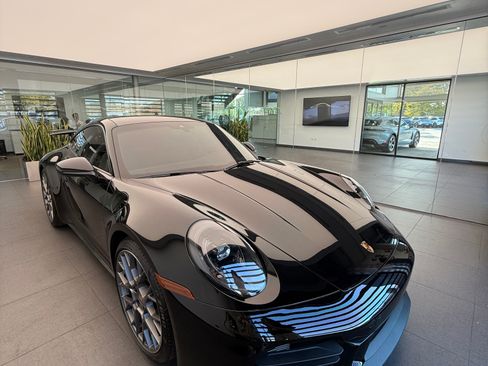 Used 2025 Porsche 911 Carrera image 2