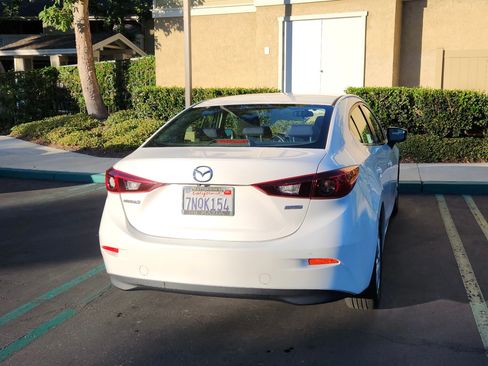 Used 2016 MAZDA MAZDA3 i Sport w/ Preferred Equipment Package FWD image 6