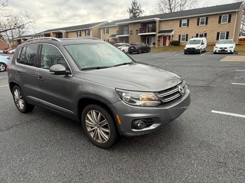 Used 2014 Volkswagen Tiguan SEL image 4