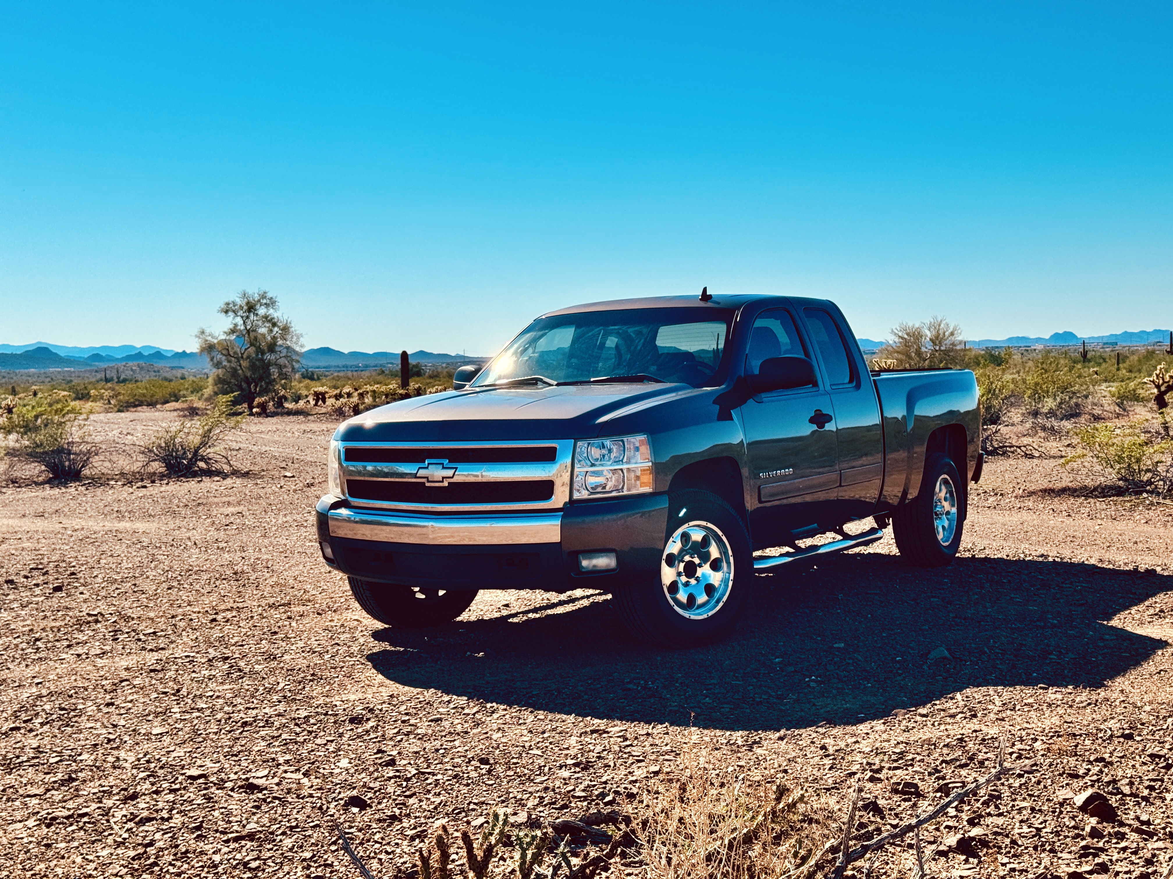 Used 2007 Chevrolet Silverado 1500 LT w/ 1LT Convenience Package RWD image 2