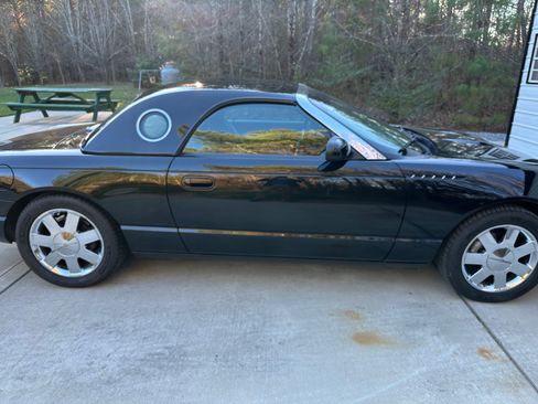 Used 2002 Ford Thunderbird image 9