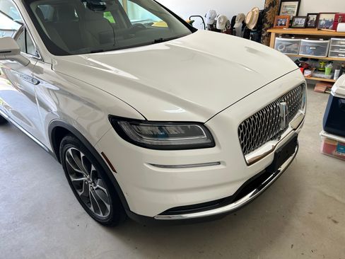 Used 2021 Lincoln Nautilus Reserve w/ Equipment Group 201A AWD/4WD image 12