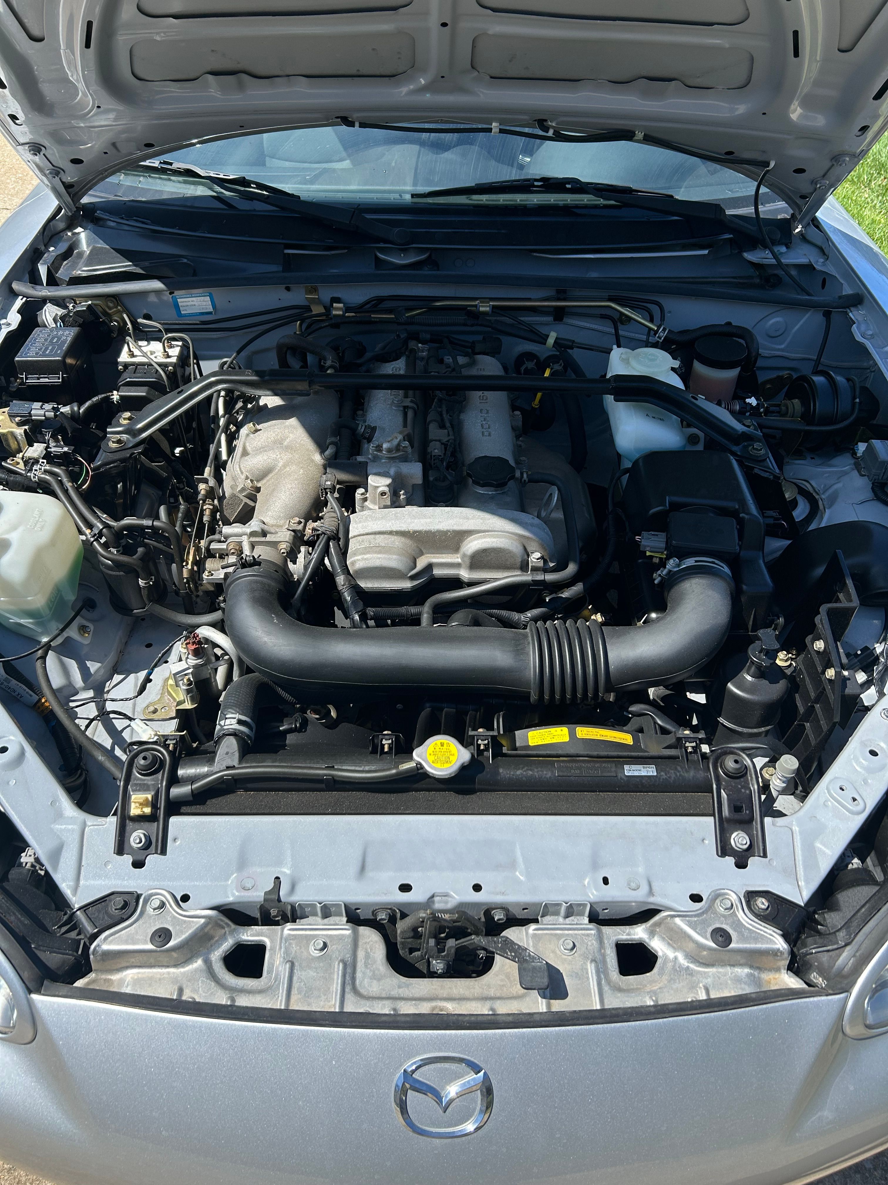 Used 2003 MAZDA MX-5 Miata LS RWD image 2