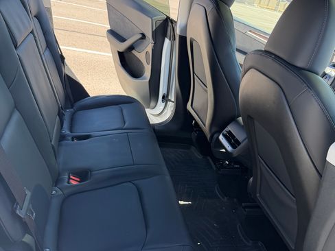 Used 2024 Tesla Model Y Long Range image 16