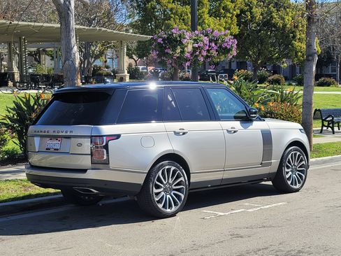 Used 2020 Land Rover Range Rover HSE image 2