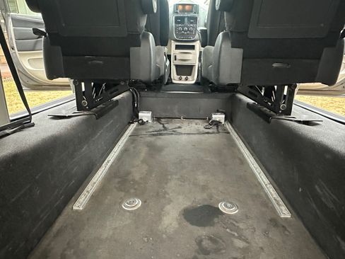 Used 2018 Dodge Grand Caravan SE w/ Power Convenience Group I image 10