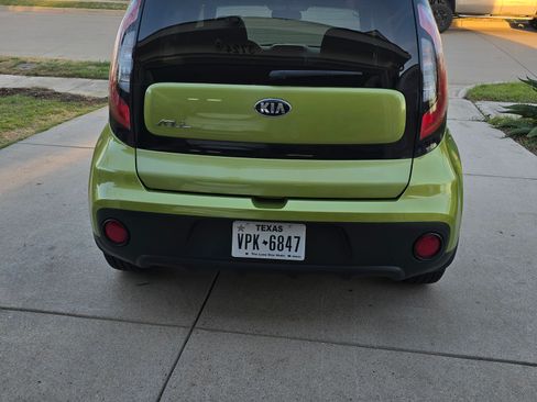 Used 2018 Kia Soul image 4