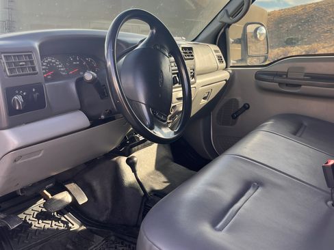 Used 2002 Ford F350 4x4 Regular Cab Super Duty image 10