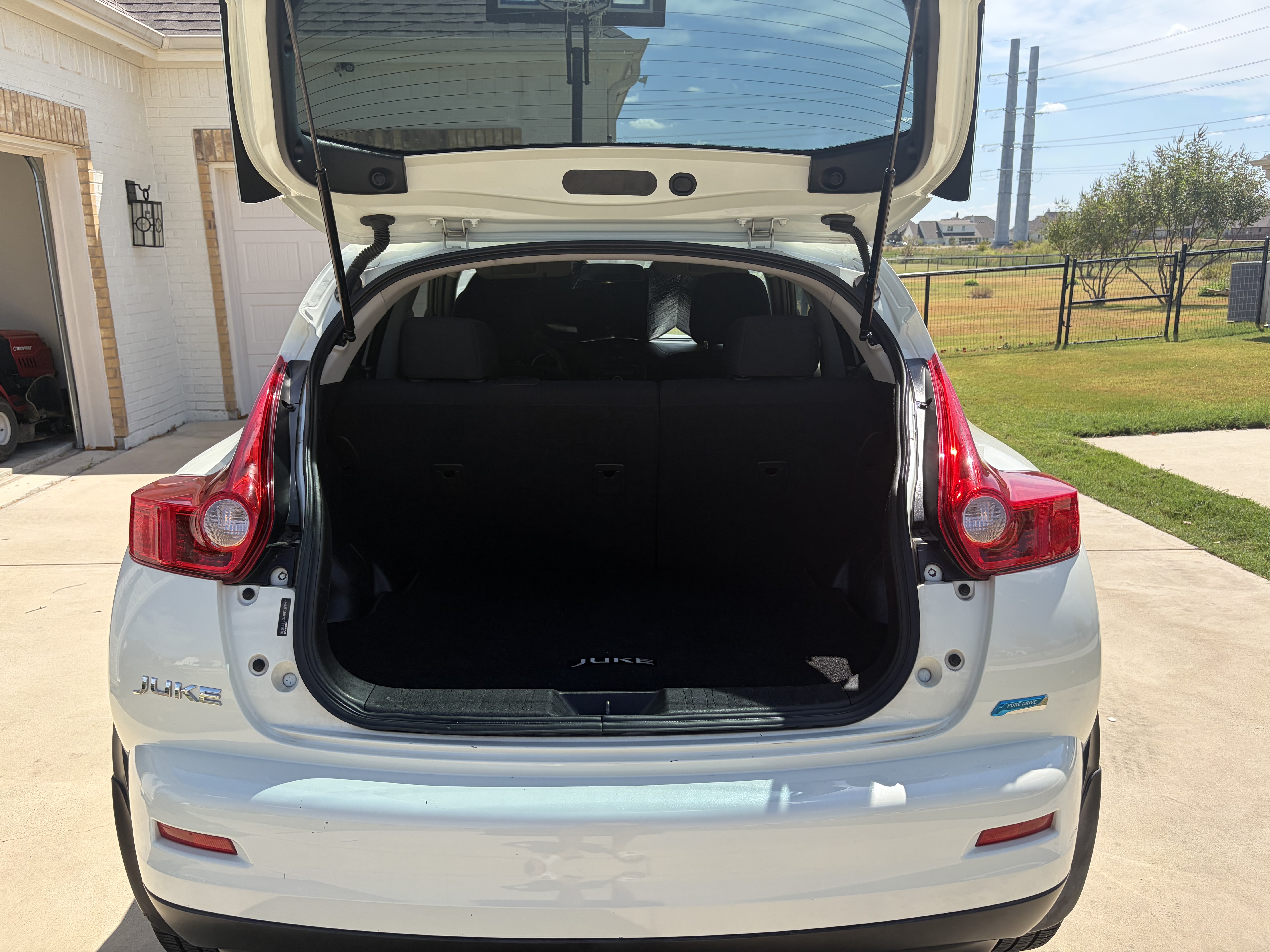 Used 2012 Nissan Juke S FWD image 17