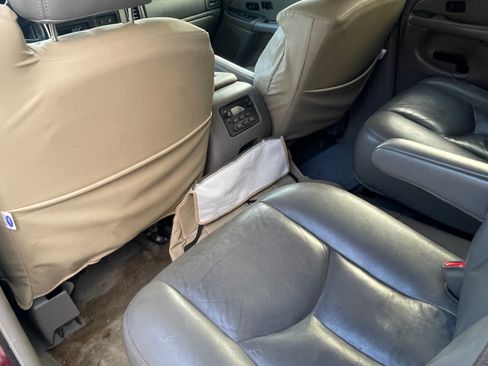 Used 2005 Chevrolet Tahoe LT w/ LT Preferred Equipment Group AWD/4WD image 9