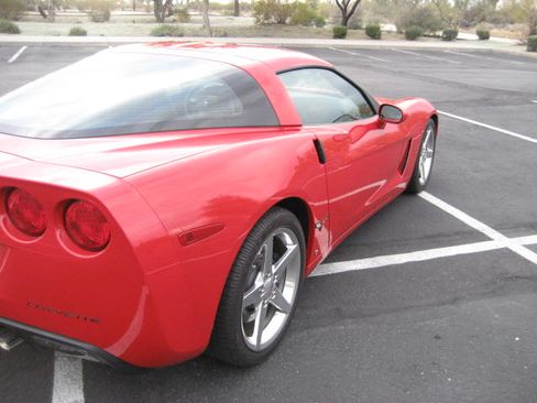 Used 2007 Chevrolet Corvette Coupe w/ Performance Package image 5