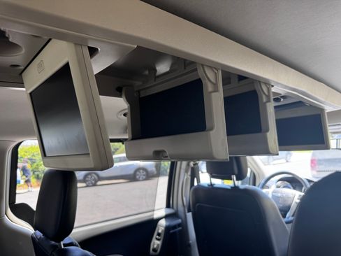 Used 2015 Chrysler Town & Country Touring-L w/ Driver Convenience Group FWD image 17