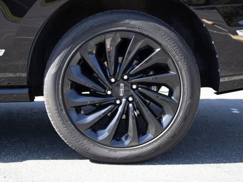 Used 2020 Lincoln Navigator Reserve image 10