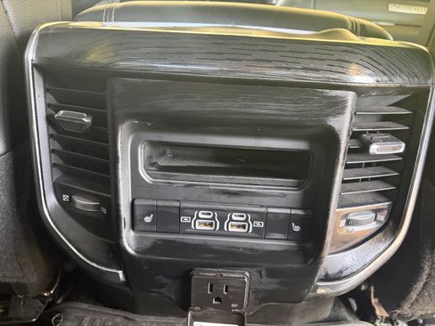 Used 2023 RAM 2500 Laramie AWD/4WD image 32