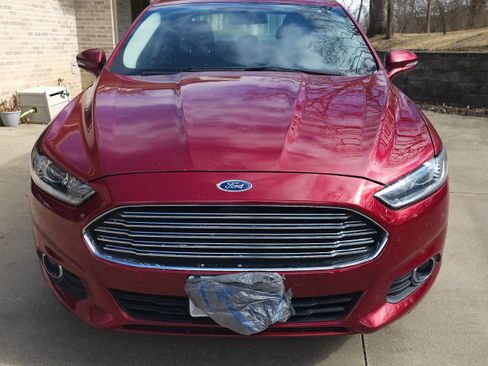 Used 2015 Ford Fusion SE w/ Equipment Group 201A image 2