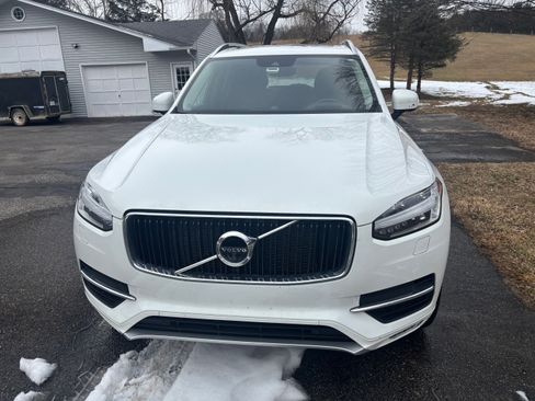 Used 2017 Volvo XC90 T6 Momentum w/ Vision Package image 10