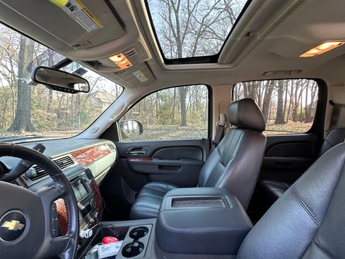 Used 2010 Chevrolet Silverado 1500 LTZ w/ Convenience Package image 8