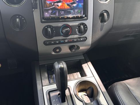 Used 2008 Ford Expedition XLT image 13