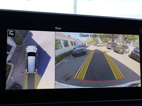 Used 2023 Mercedes-Benz Maybach GLS 600 4MATIC image 31