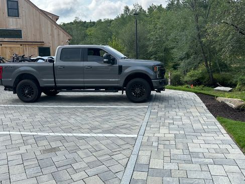 Used 2022 Ford F350 Lariat w/ Black Appearance Package image 12