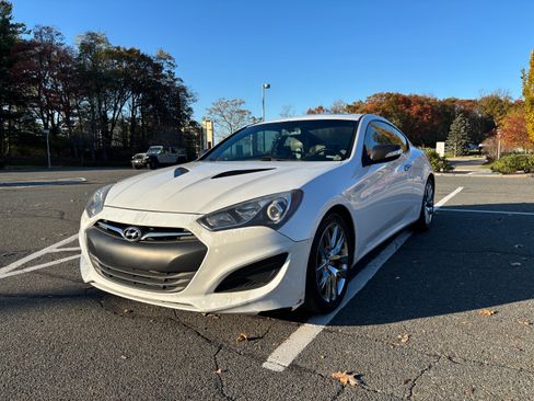 Used 2013 Hyundai Genesis 2.0T image 14