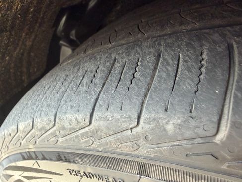 Used 2023 Tesla Model X Plaid image 11