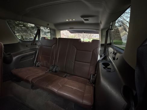 Used 2015 Chevrolet Suburban LTZ image 7