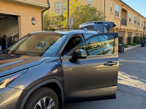 Used 2022 Toyota Highlander XLE image 8