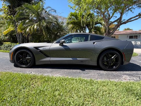 Used 2016 Chevrolet Corvette Stingray Coupe RWD image 1