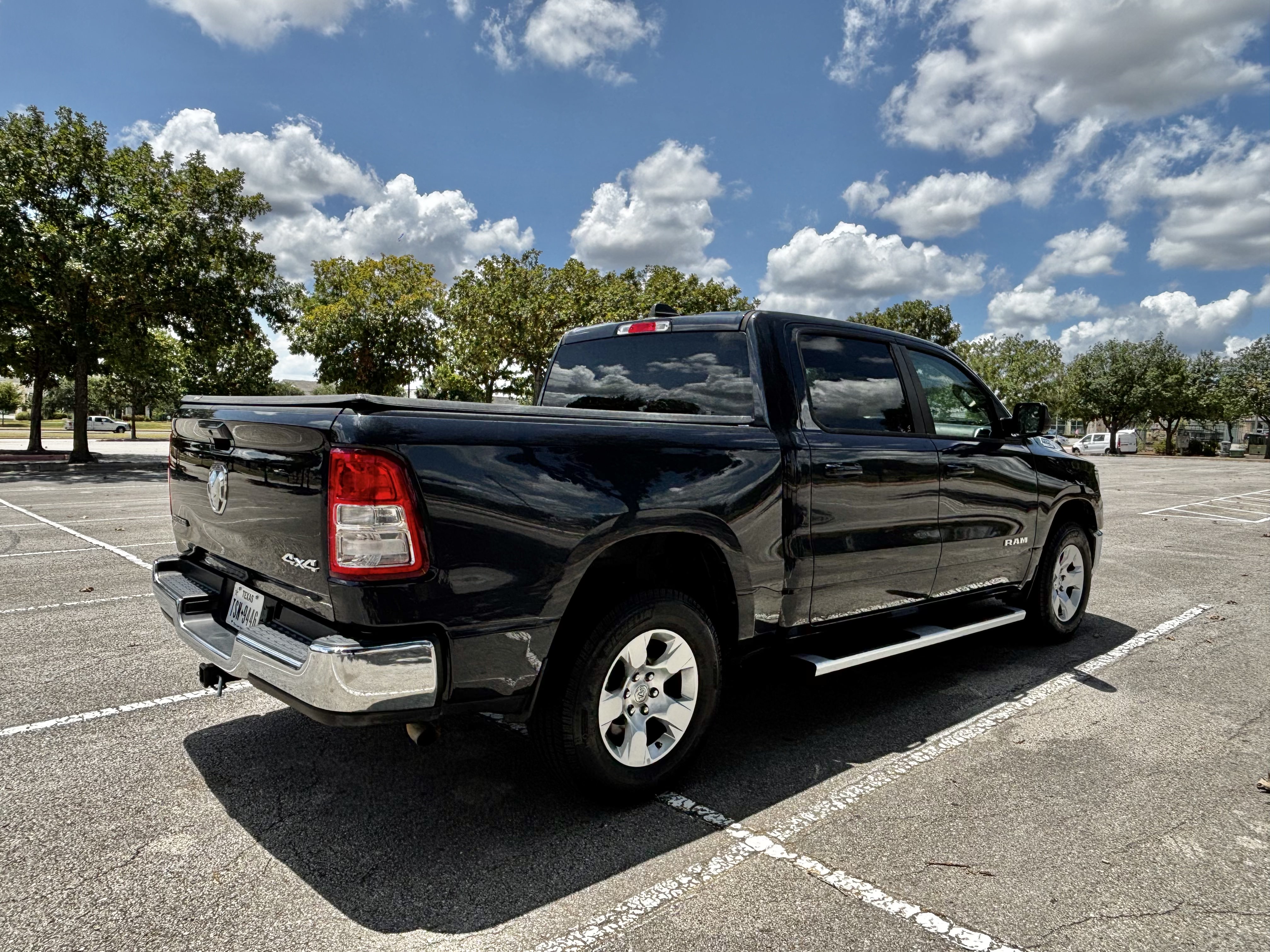 Used 2021 RAM 1500 Big Horn w/ Level 1 Safety Group AWD/4WD image 9