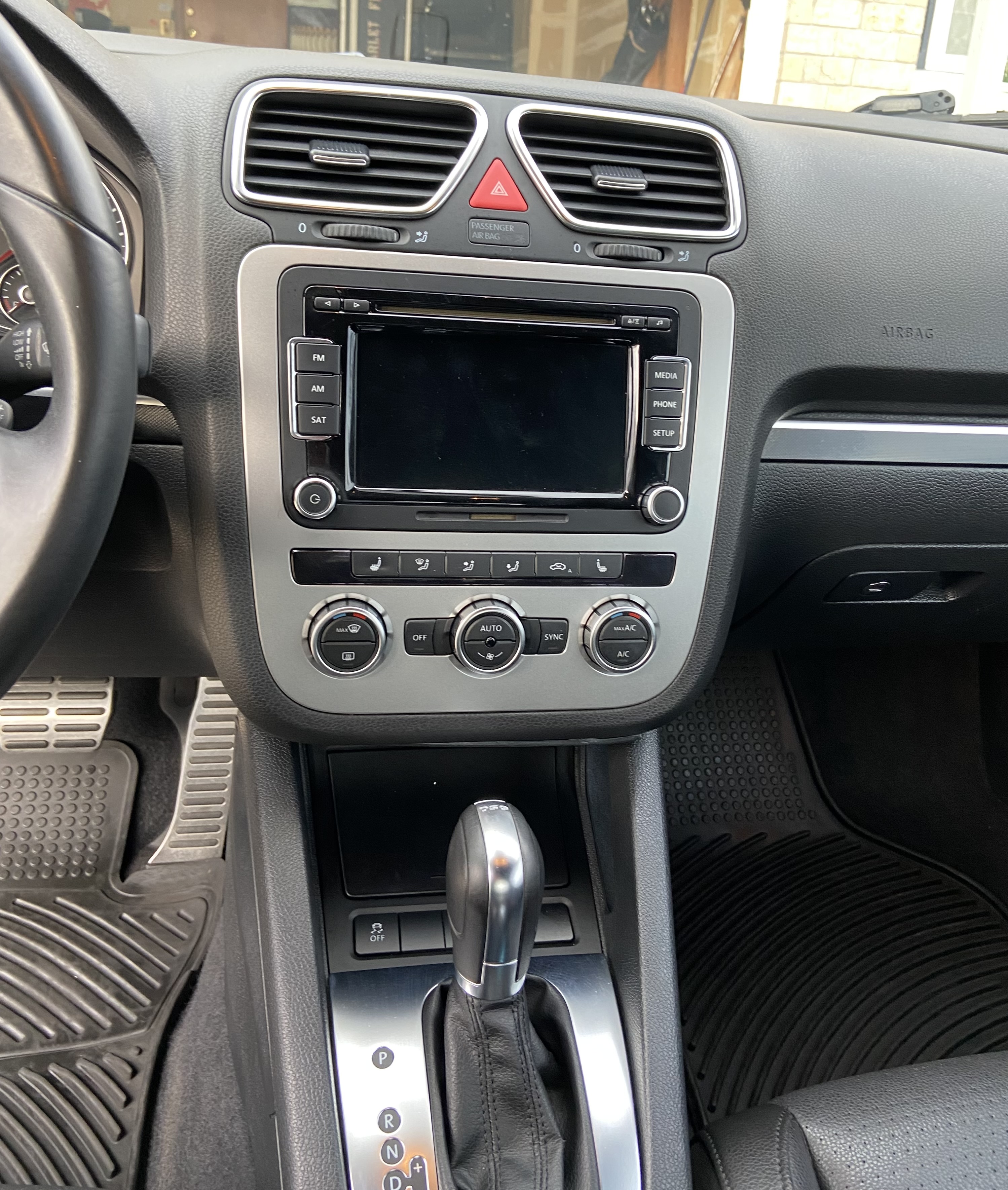 Used 2013 Volkswagen Eos FWD image 10