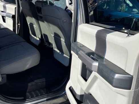 Used 2018 Ford F150 XLT image 12