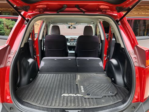 Used 2015 Toyota RAV4 LE AWD/4WD image 14