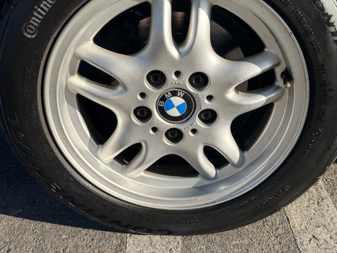 Used 1995 BMW 325i Convertible RWD image 23