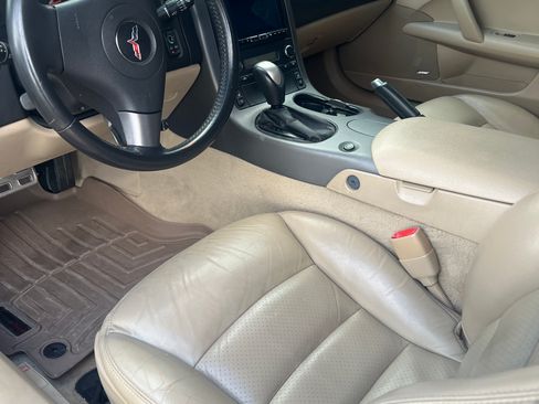 Used 2006 Chevrolet Corvette Convertible w/ Preferred Equipment Group image 4