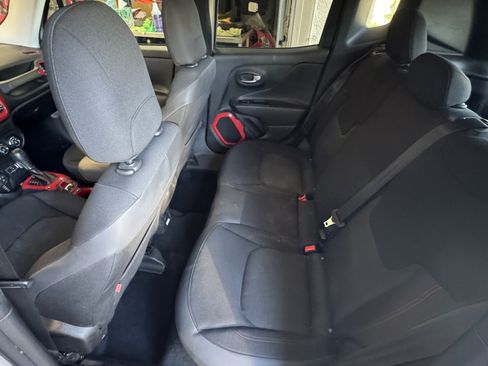 Used 2016 Jeep Renegade Trailhawk image 21