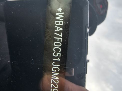 Used 2018 BMW 750i image 11