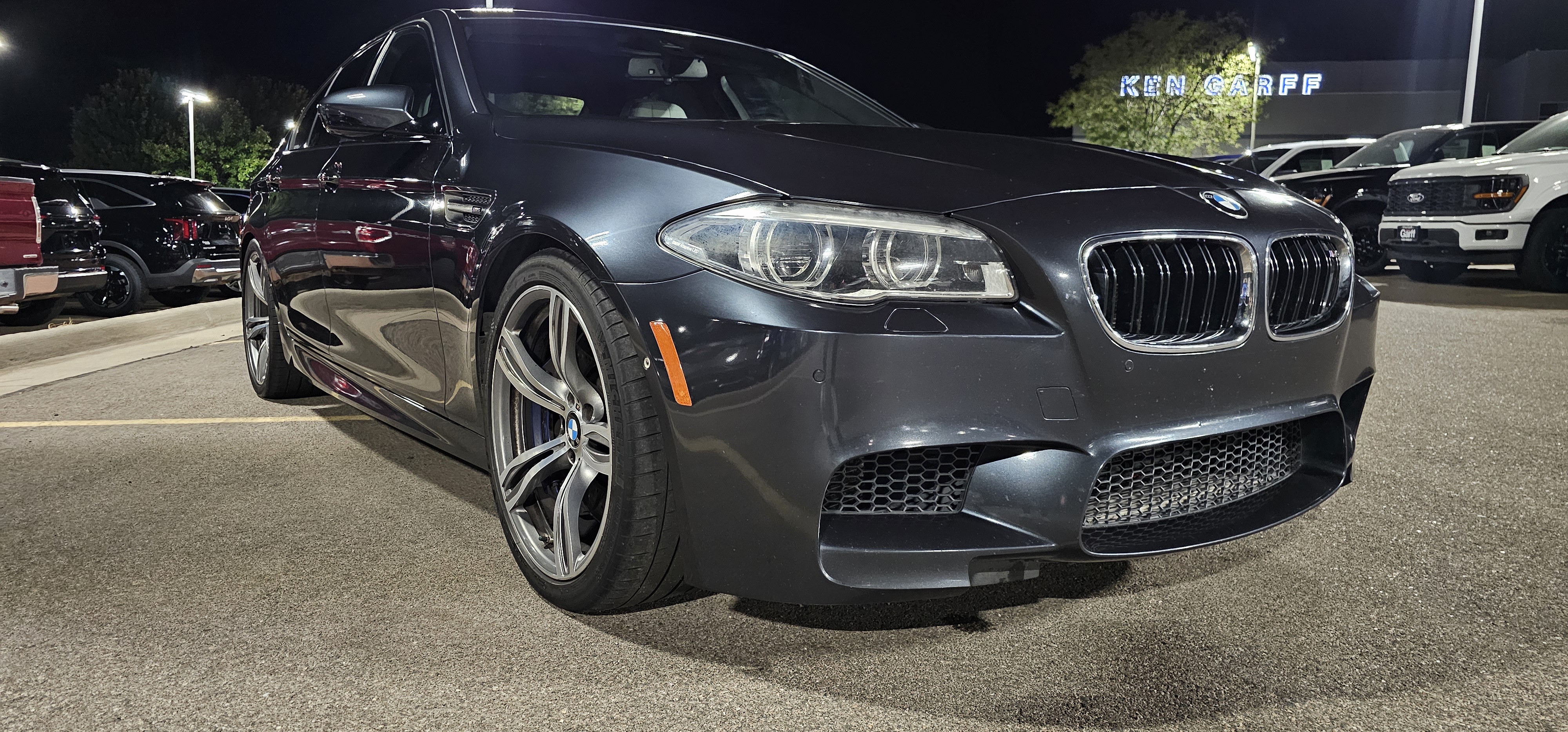 Used 2015 BMW M5 RWD image 1