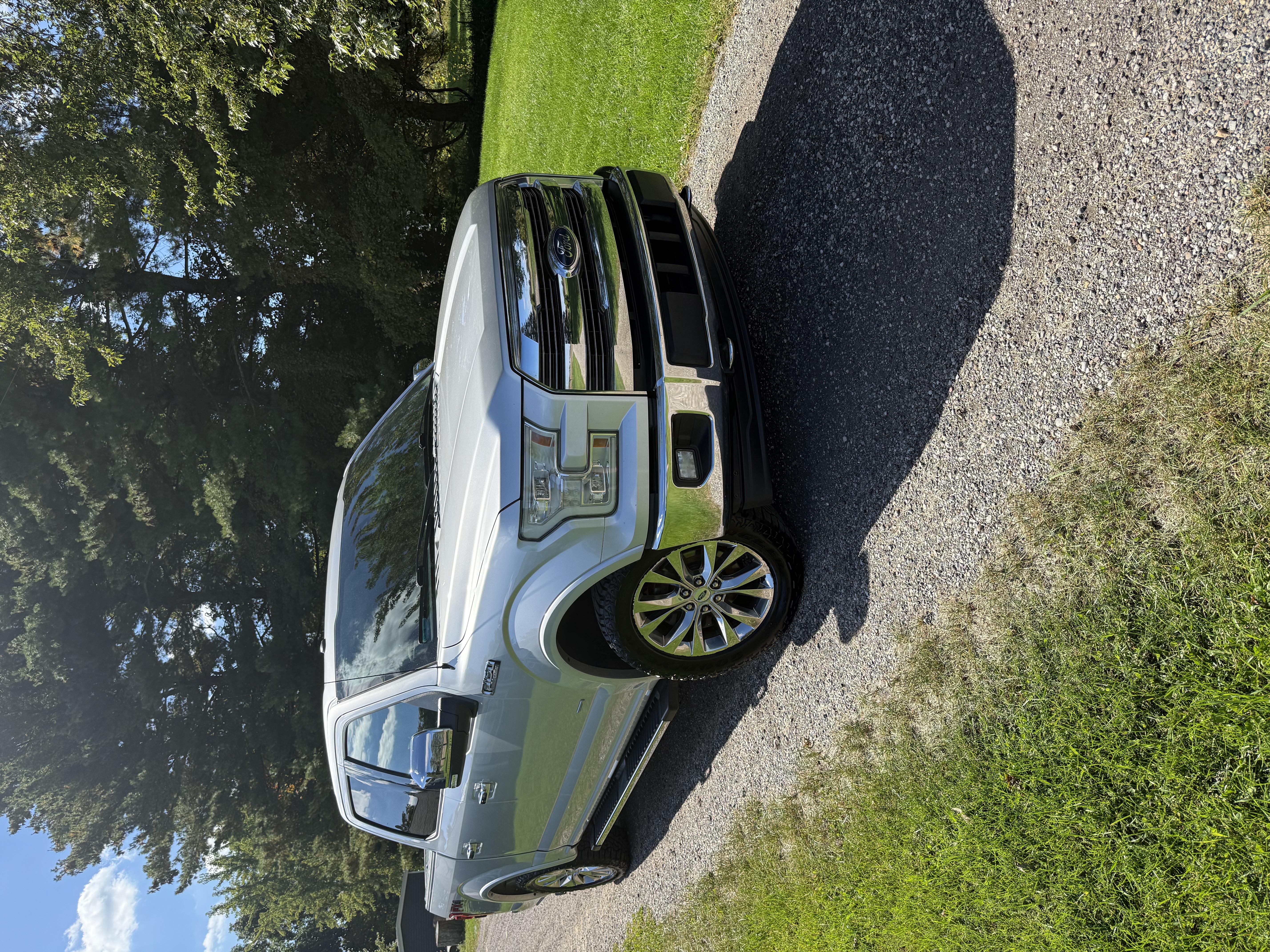 Used 2017 Ford F150 Lariat w/ Equipment Group 502A Luxury AWD/4WD image 1