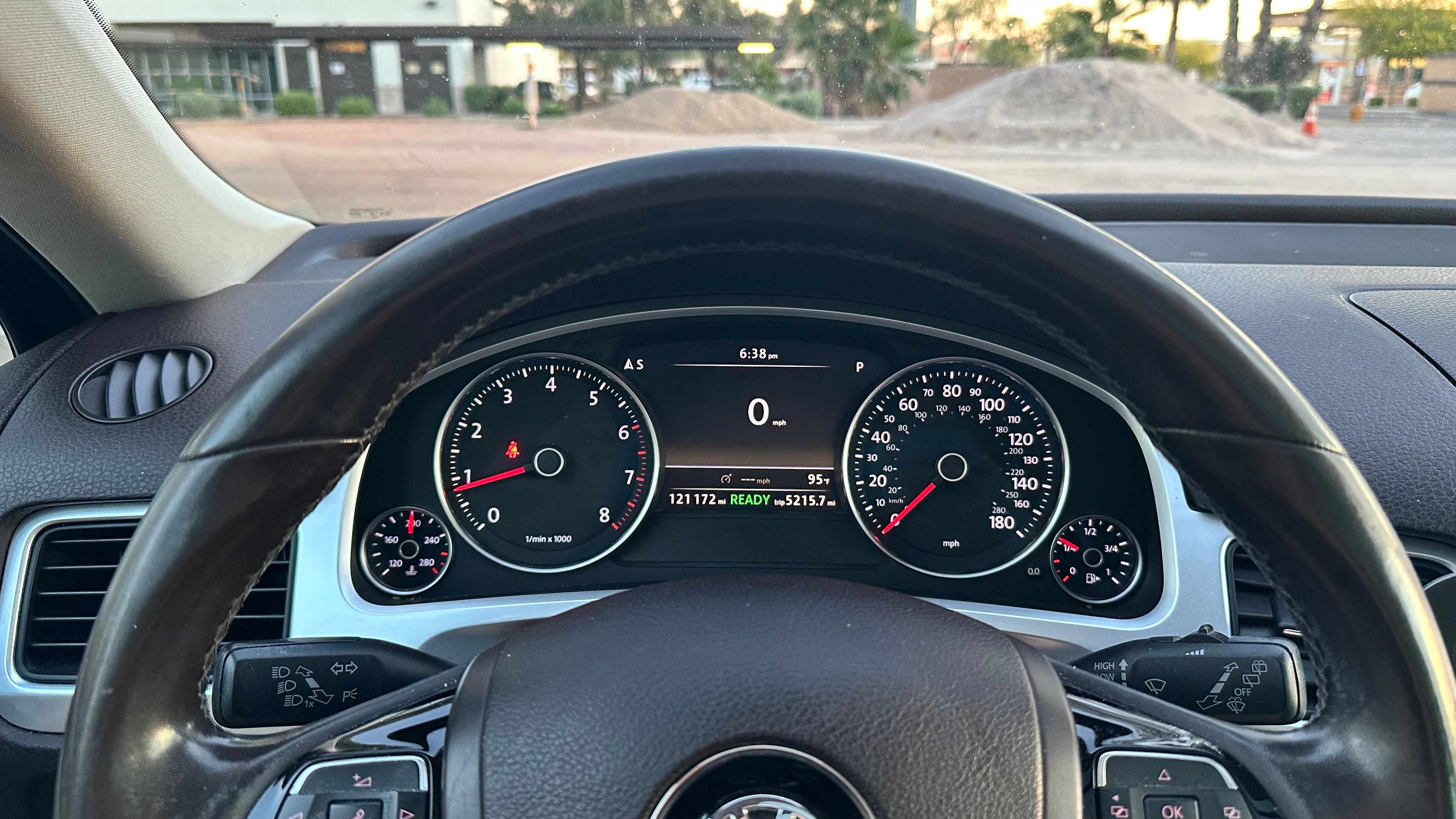 Used 2012 Volkswagen Touareg Hybrid AWD/4WD image 2