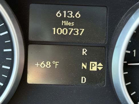 Used 2010 Mercedes-Benz ML 350 BlueTEC 4MATIC image 4