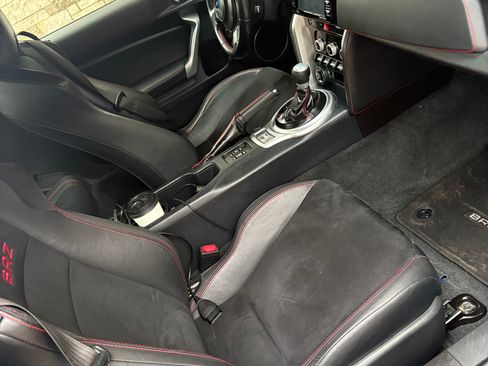 Used 2017 Subaru BRZ Limited w/ Popular Package #2 RWD image 5