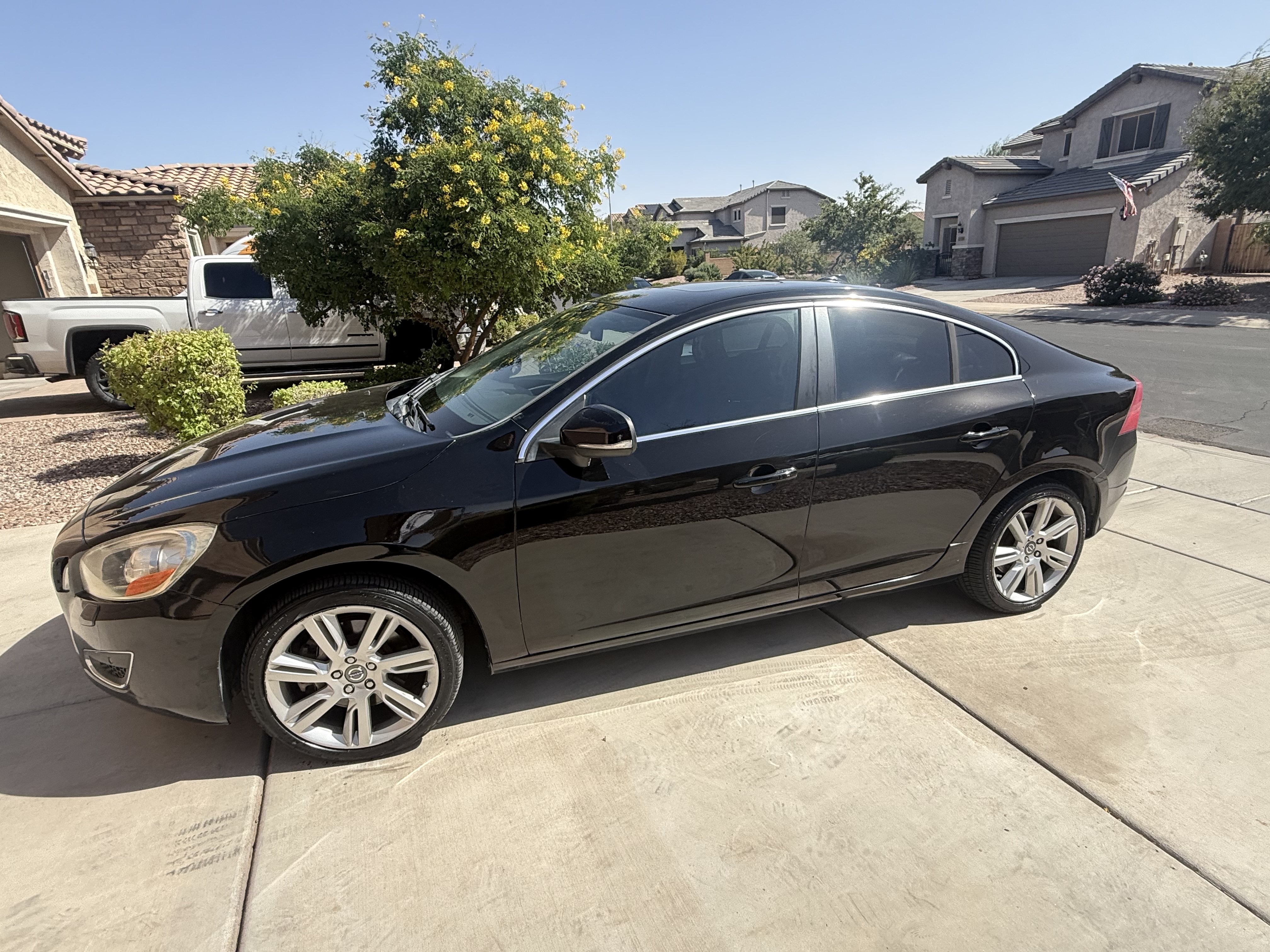Used 2012 Volvo S60 T5 w/ Multimedia Pkg FWD image 4