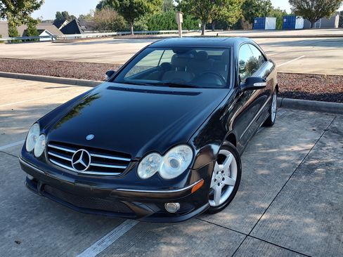 Used 2007 Mercedes-Benz CLK 550 Coupe image 1