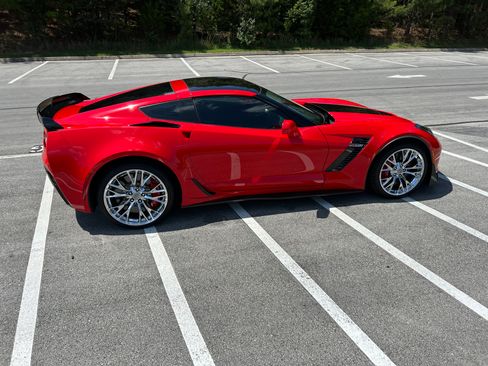 Used 2016 Chevrolet Corvette Z06 w/ 3LZ Preferred Equipment Group RWD image 5