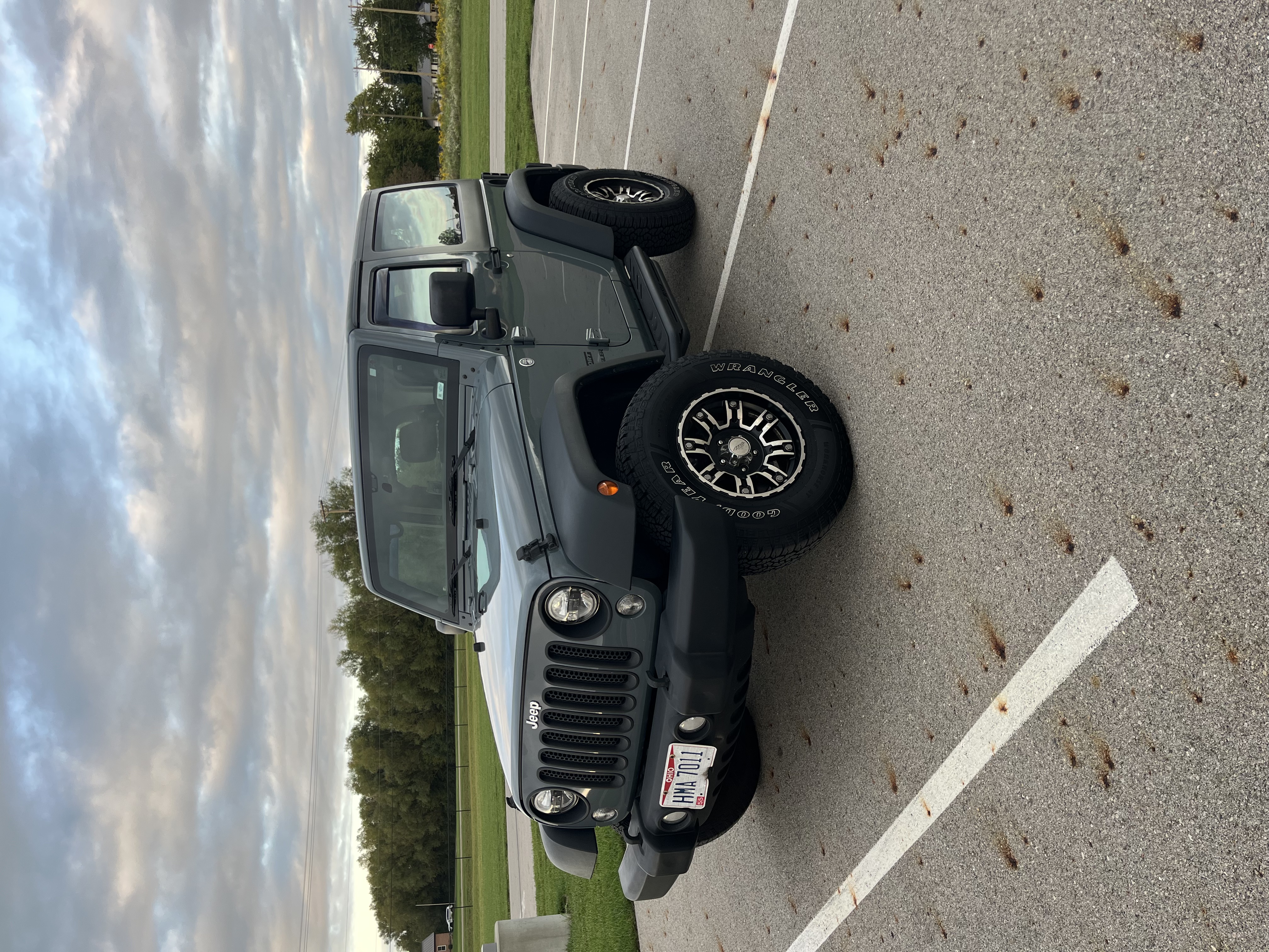 Used 2014 Jeep Wrangler Sport w/ Connectivity Group AWD/4WD image 2