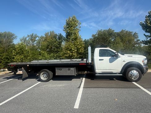 Used 2023 RAM 5500 Tradesman RWD image 5